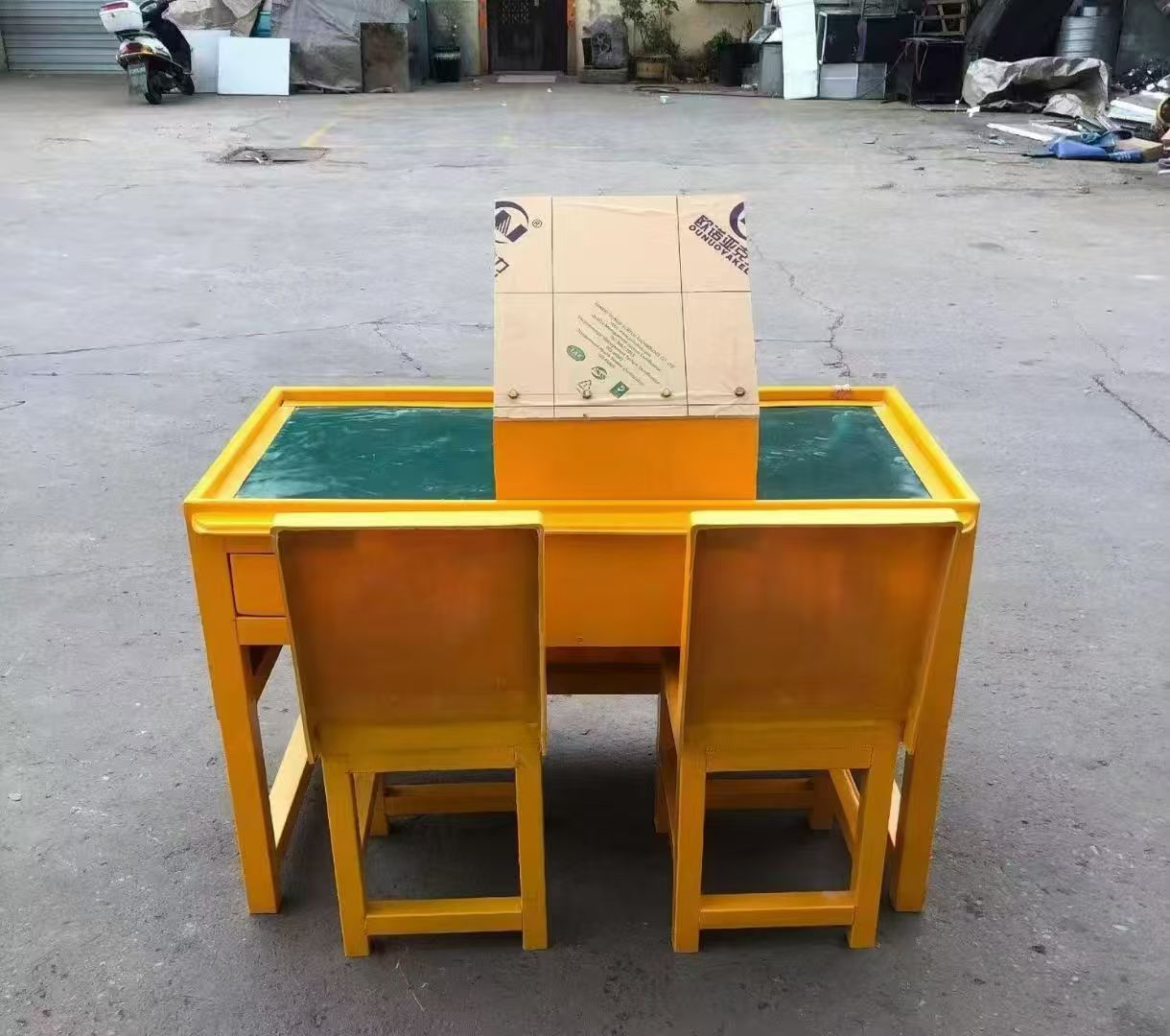 南芬防静电导通桌井下煤矿火工品发放桌：危险品流转的安全守护者